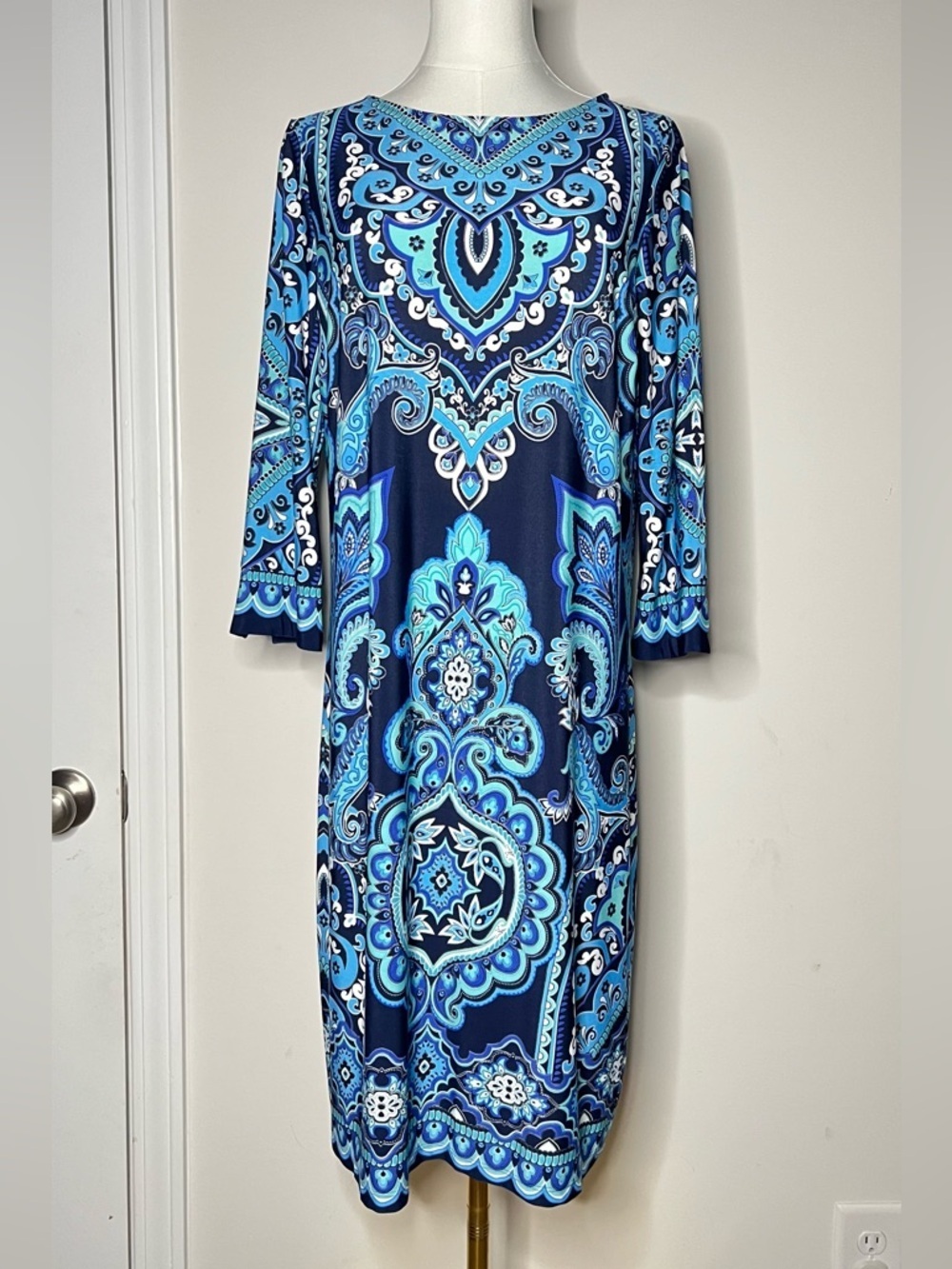 Chico’s Paisley Dress Size 1 (Medium) Blue 3/4 Sleeves Stretch Vacation